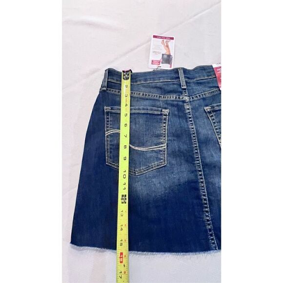 Levi's Womens Raw Edge Straight Denim Jean Mini Skirt Blue Medium Wash Size 8 - Picture 10 of 12
